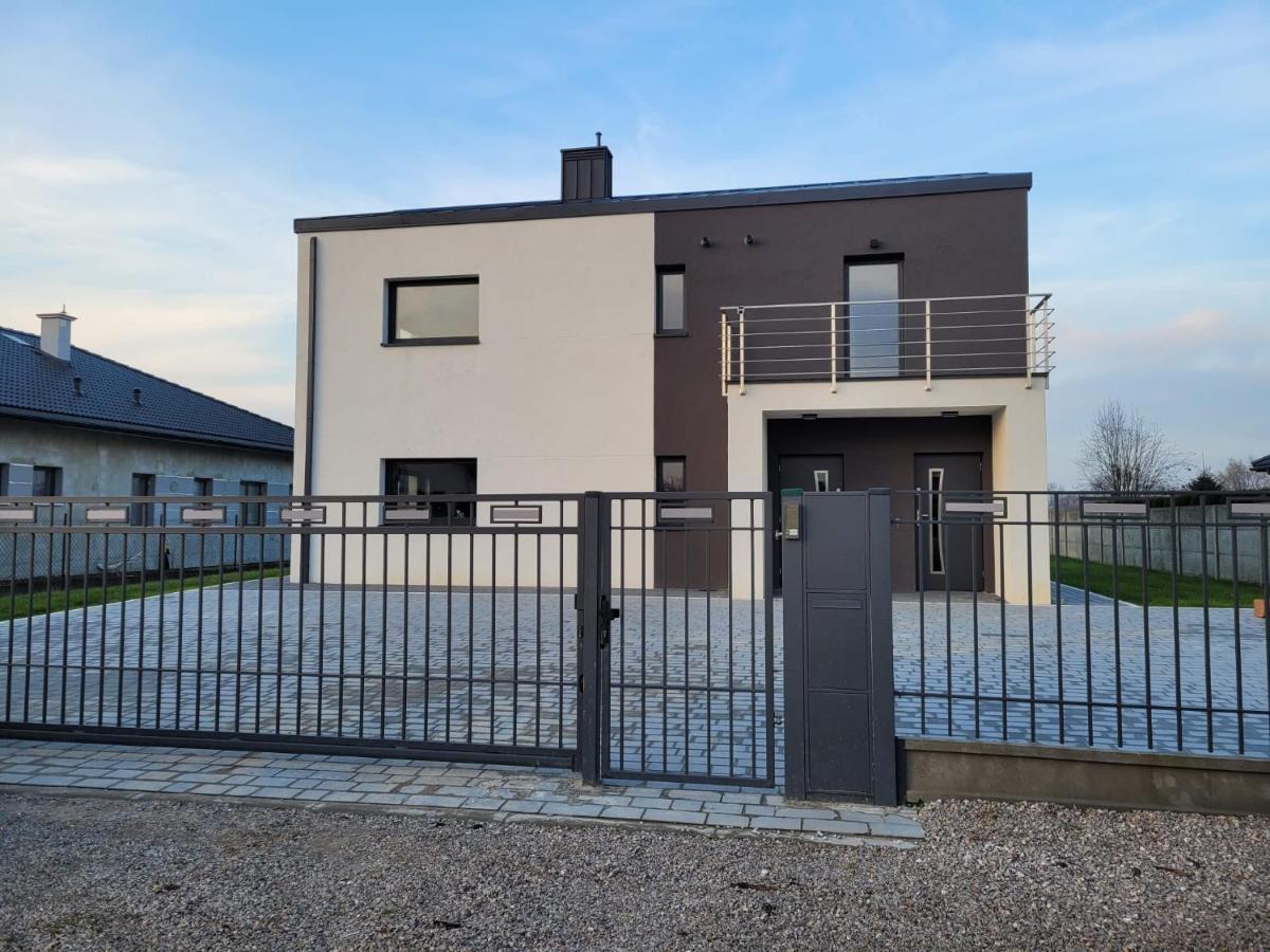 Bast 17: Spacious Mandoria With Parking And Terrace Apartment *
