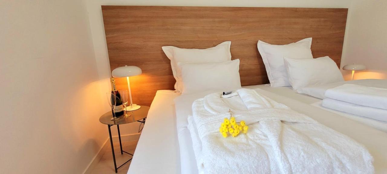 Apartment Bast 17: Spacious Mandoria With Parking And Terrace