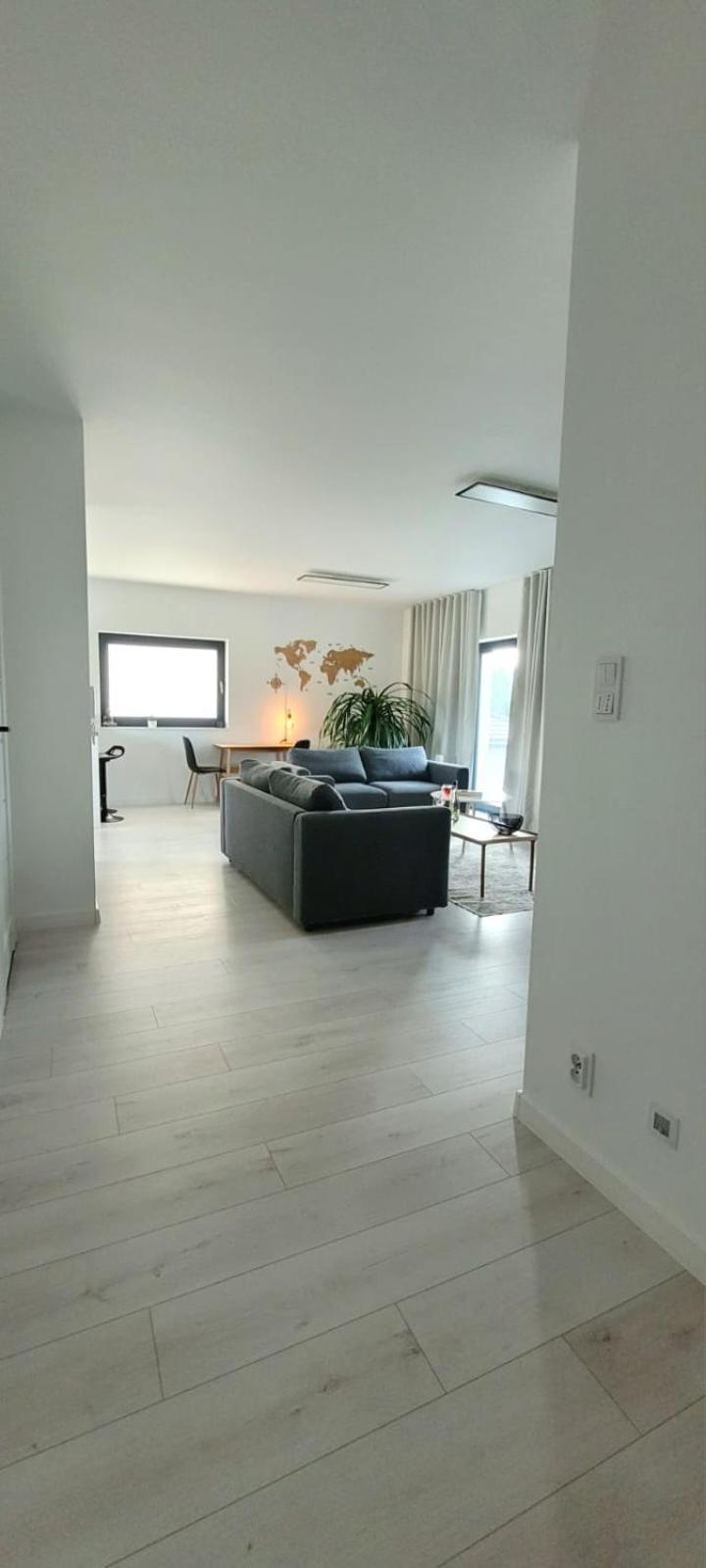 Bast 17: Spacious Mandoria With Parking And Terrace Lodz (Lodz)