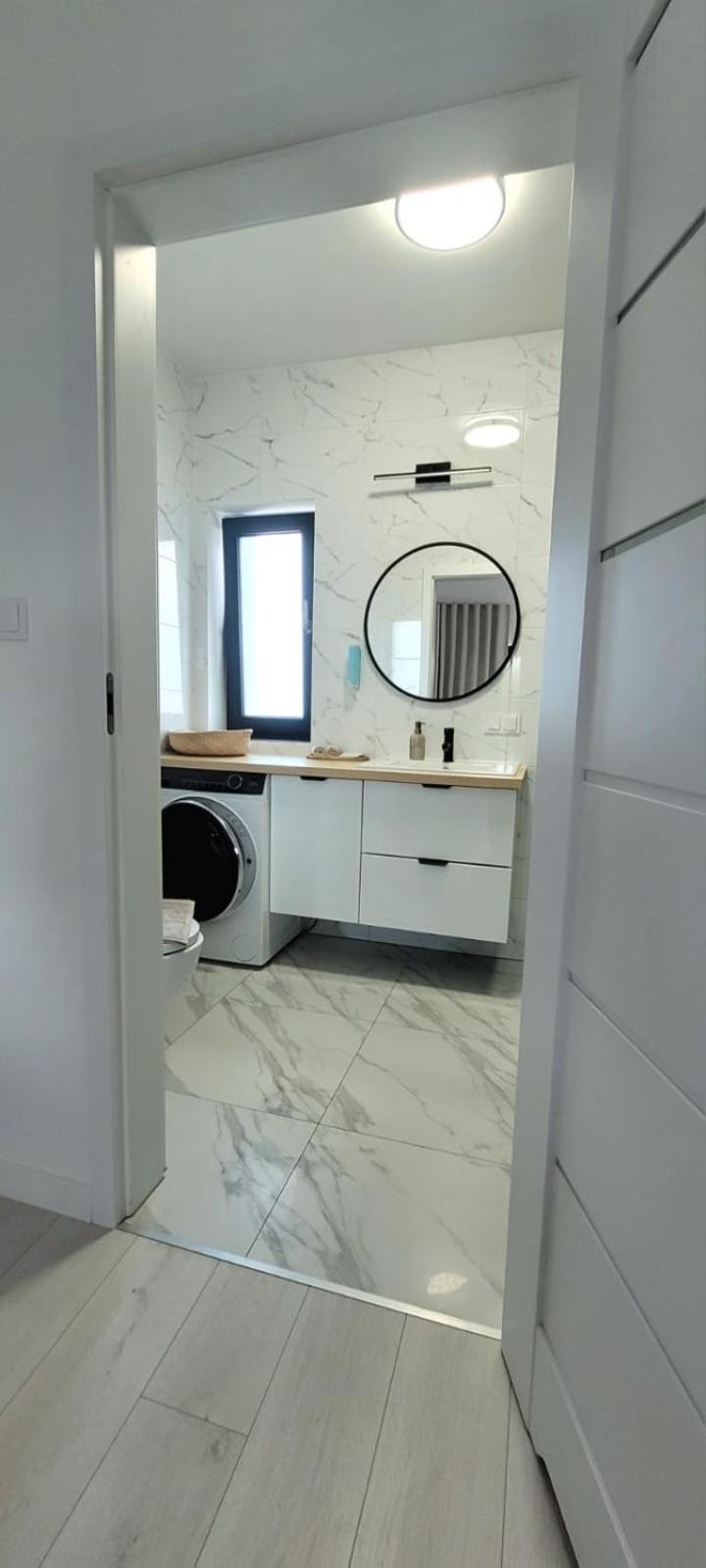 Bast 17: Spacious Mandoria With Parking And Terrace *