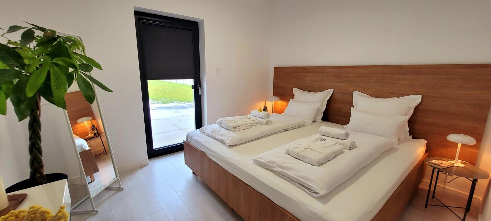 Apartment Bast 17: Spacious Mandoria With Parking And Terrace *